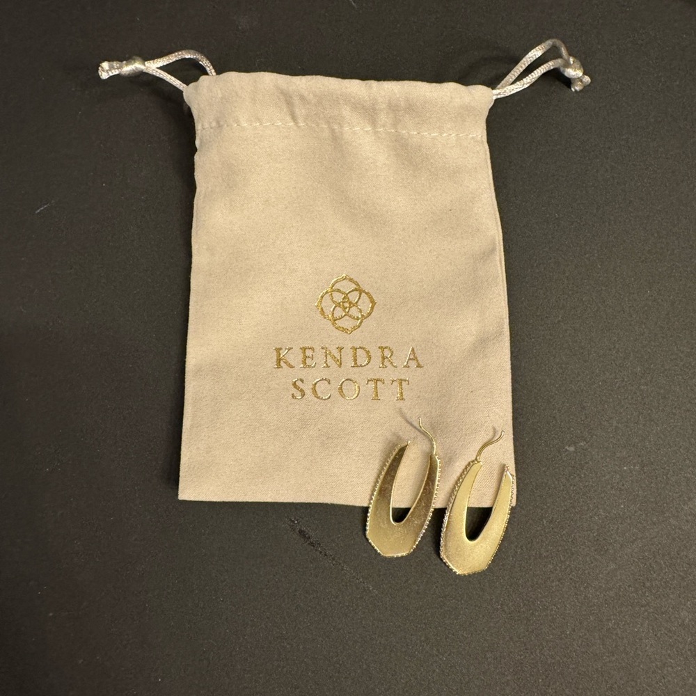 Kendra Scott Adeline Gold Oval Earrings